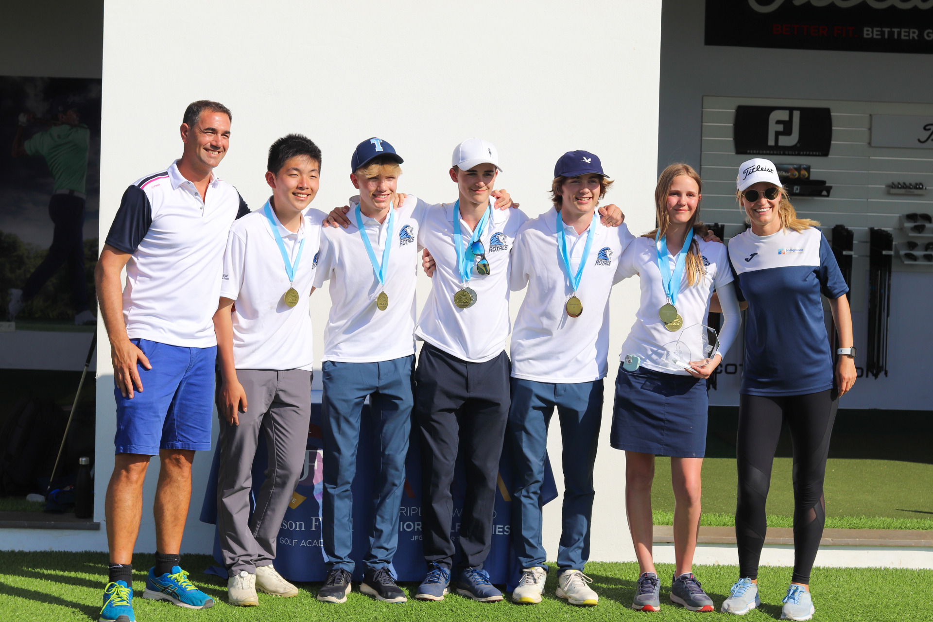 TASIS students won first place in the teams category of the ISAA Golf Championship.